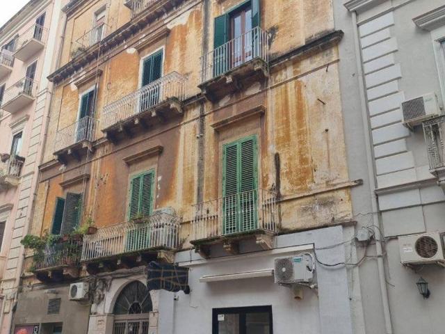 Locale Commerciale in affitto a Puglia, Taranto