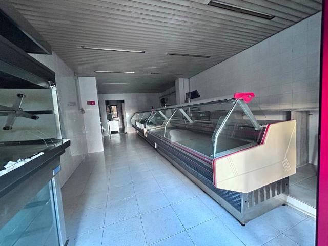 Locale Commerciale in affitto a Puglia, Taranto