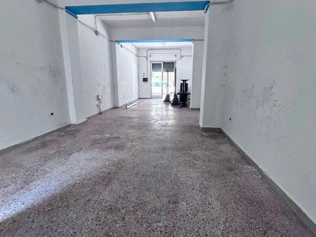 Locale Commerciale in affitto a Puglia, Taranto