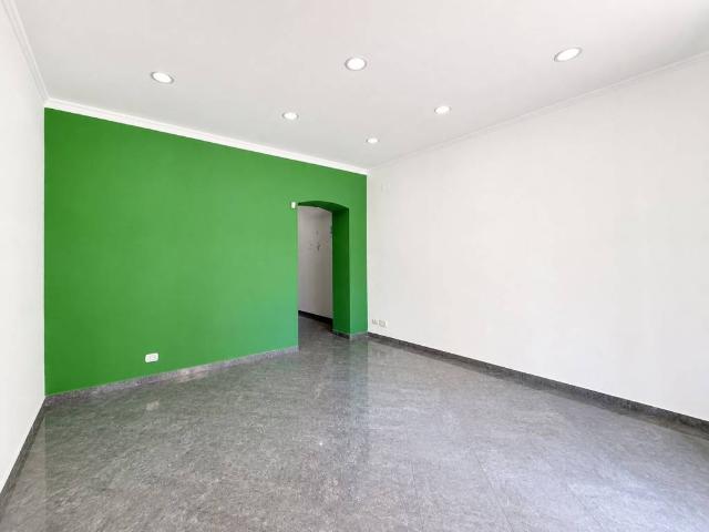 Locale Commerciale in affitto a Puglia, Taranto