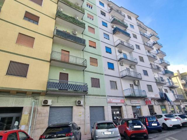 Locale Commerciale in affitto a Puglia, Taranto
