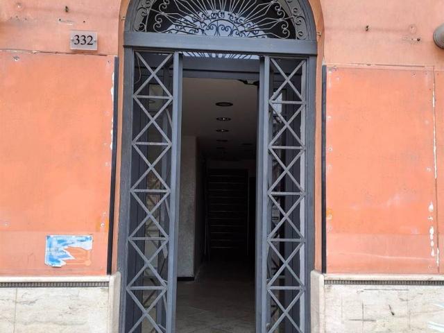 Locale Commerciale in affitto a Puglia, Taranto