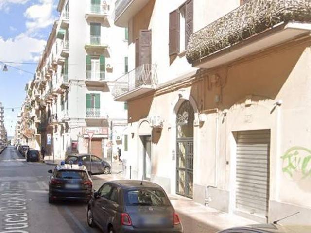 Locale Commerciale in affitto a Puglia, Taranto