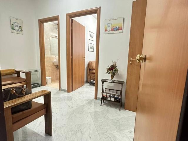 Locale Commerciale in affitto a Puglia, Taranto