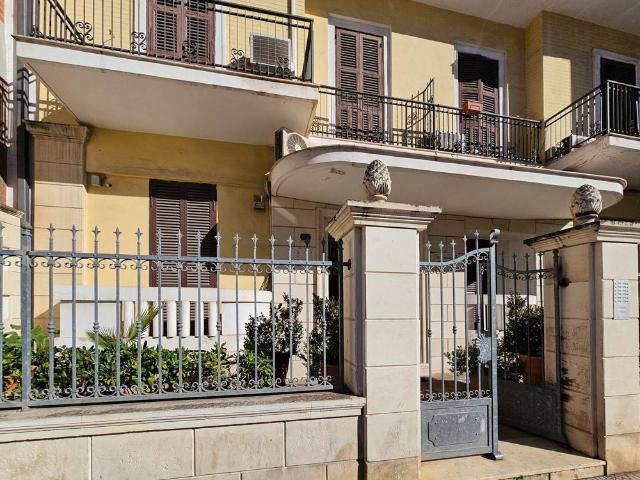 Locale Commerciale in affitto a Puglia, Taranto