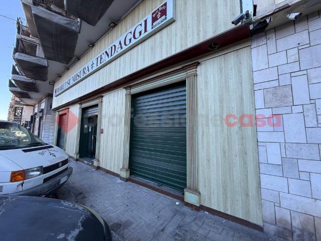Locale Commerciale in affitto a Puglia, Taranto