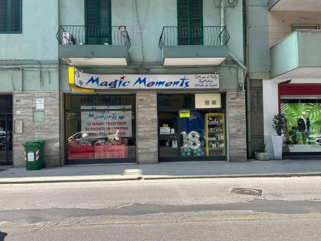 Locale Commerciale in vendita a Puglia, Taranto