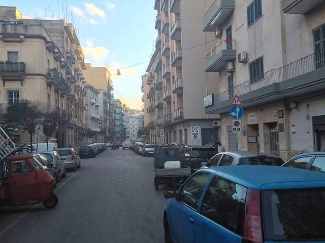 Locale Commerciale in affitto a Puglia, Taranto