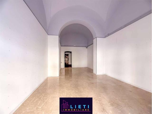 Locale Commerciale in affitto a Puglia, Taranto