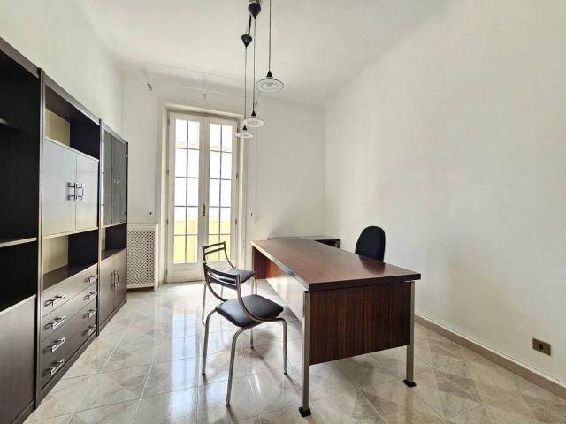 Locale Commerciale in affitto a Puglia, Taranto