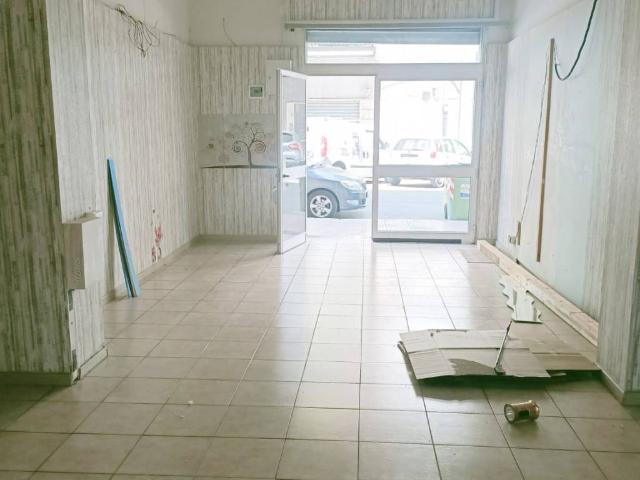 Locale Commerciale in affitto a Puglia, Taranto