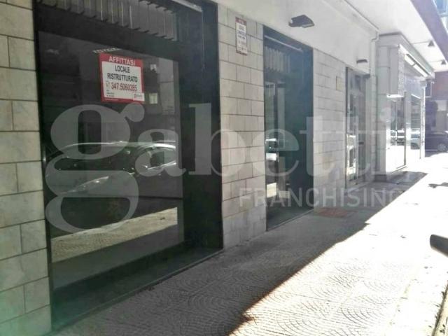 Locale Commerciale in affitto a Puglia, Taranto