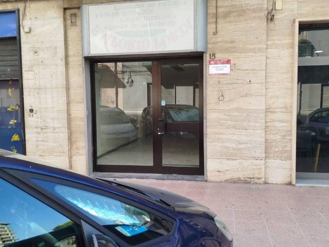 Locale Commerciale in affitto a Puglia, Taranto