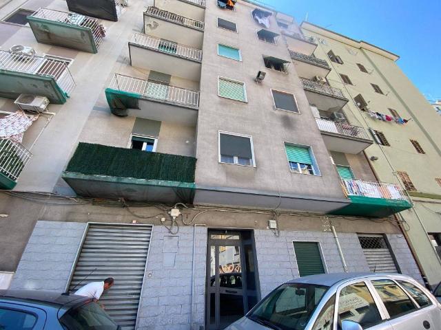 Locale Commerciale in affitto a Puglia, Taranto