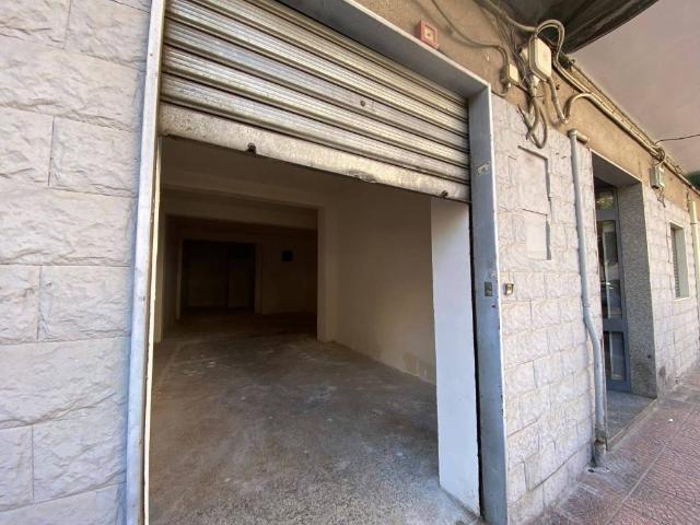Locale Commerciale in affitto a Puglia, Taranto