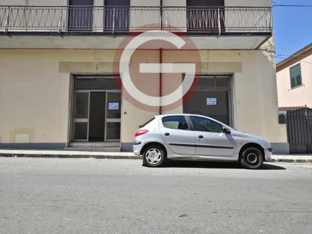 Locale Commerciale in affitto a Calabria, Reggio Calabria