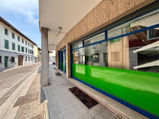 Locale Commerciale in affitto a Tavagnacco, Friuli-Venezia Giulia