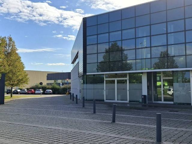 Locale Commerciale in affitto a Tavagnacco, Friuli-Venezia Giulia