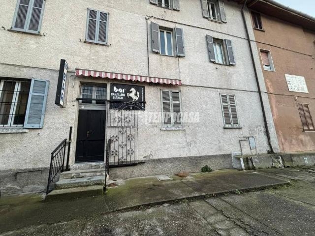 Locale Commerciale in affitto a Rovascio, Tavernerio