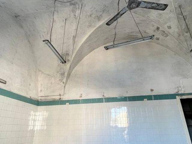 Locale Commerciale in affitto a Puglia, Lecce