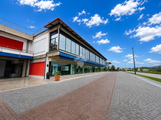 Locale Commerciale in affitto a San Benedetto, Teramo