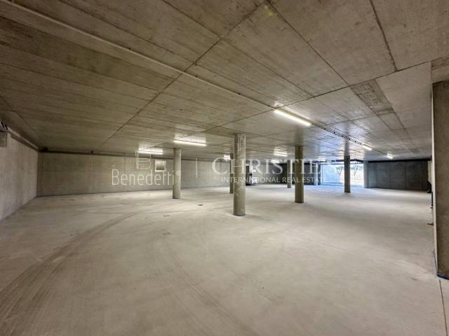 Locale Commerciale in affitto a Burggrafenamt - Burgraviato, Gargazzone - Gargazon