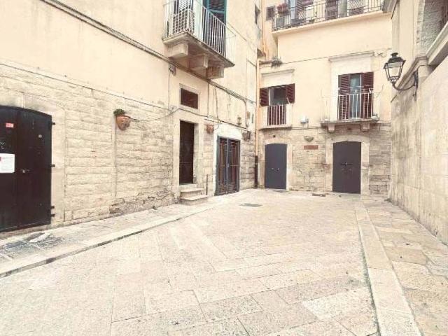 Locale Commerciale in affitto a Puglia, Bari