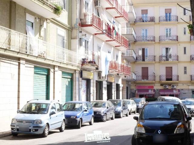 Locale Commerciale in affitto a Puglia, Bari