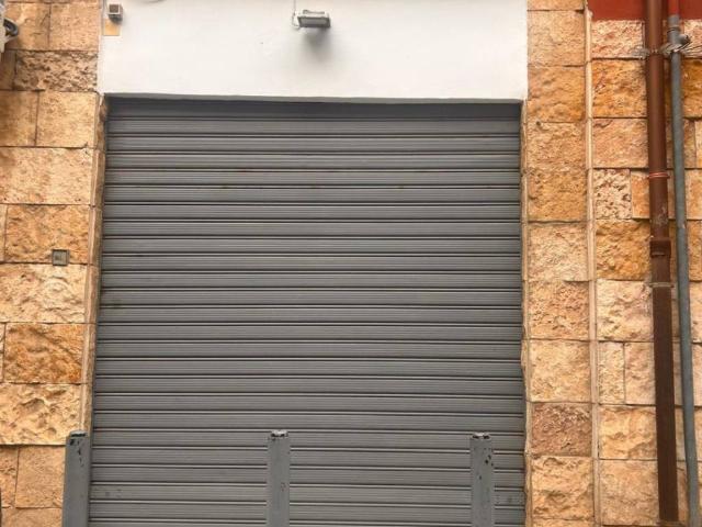 Locale Commerciale in affitto a Puglia, Bari