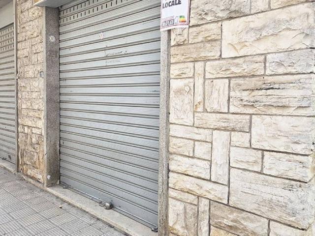 Locale Commerciale in affitto a Puglia, Bari