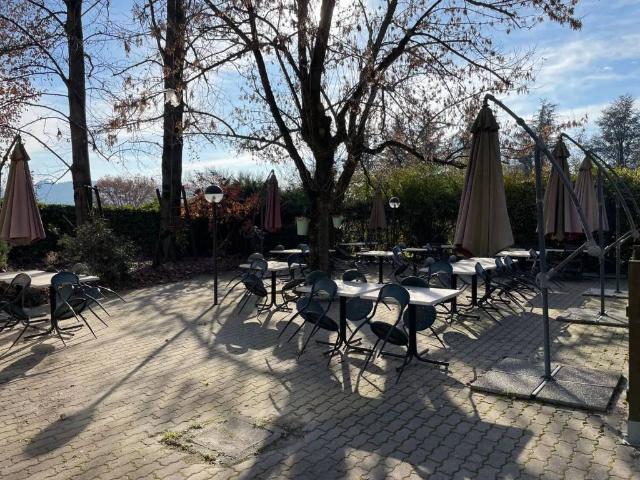 Locale Commerciale in affitto a Ternate, Lombardia