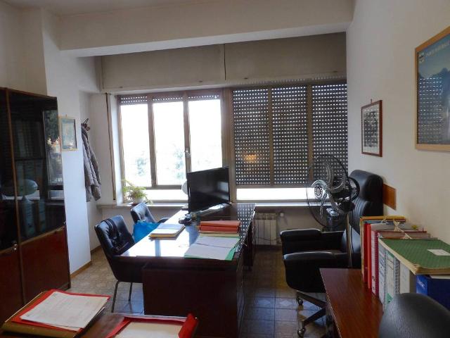 Locale Commerciale in affitto a Città Giardino, Terni