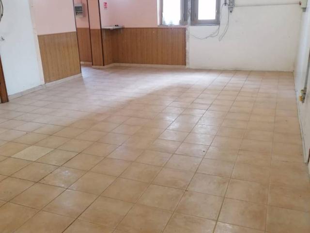 Locale Commerciale in affitto a Borgo Rivo, Terni