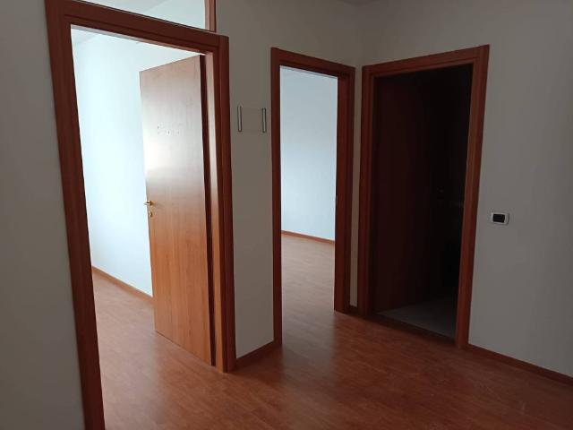 Locale Commerciale in affitto a Borgo Rivo, Terni