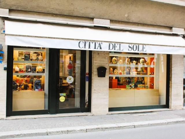 Locale Commerciale in affitto a Città Giardino, Terni