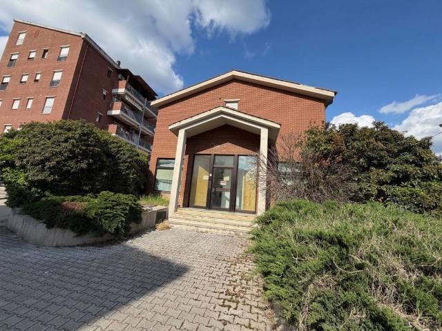 Locale Commerciale in affitto a Borgo Rivo, Terni