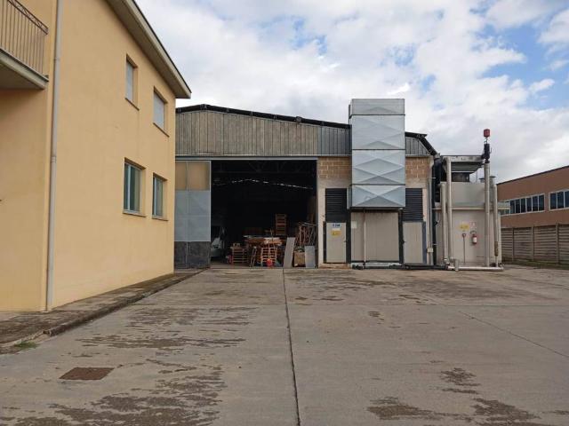 Locale Commerciale in affitto a Pantano, Terni