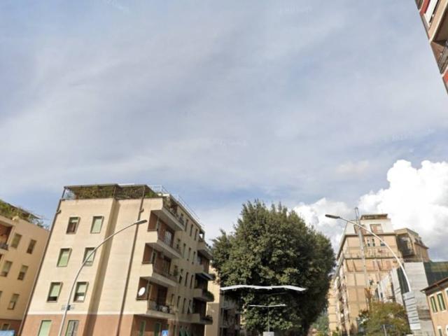 Locale Commerciale in affitto a Città Giardino, Terni