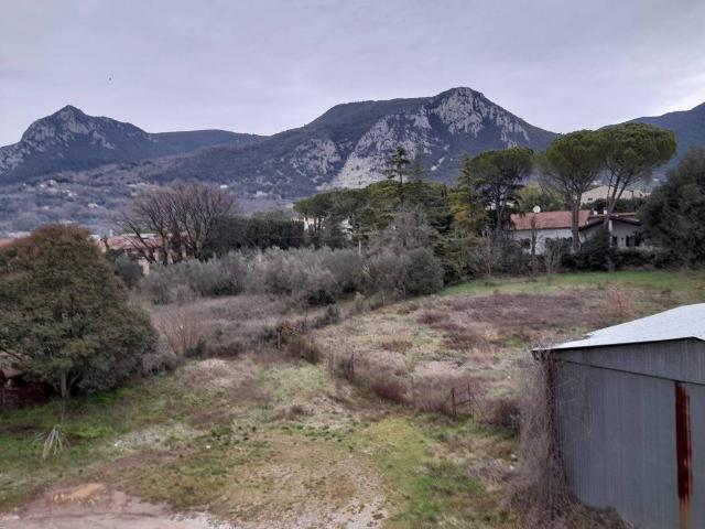 Locale Commerciale in affitto a Campomaggiore, Terni