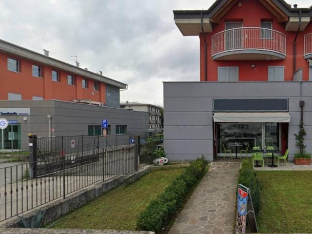Locale Commerciale in affitto a Terno D'isola, Lombardia