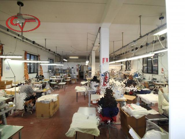 Locale Commerciale in affitto a Terranuova Bracciolini, Toscana