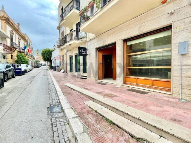 Locale Commerciale in affitto a Terrasini, Sicilia