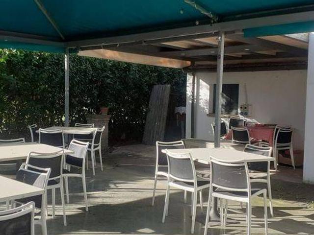 Locale Commerciale in affitto a Terre Roveresche, Marche