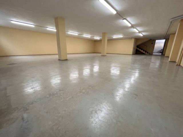 Locale Commerciale in affitto a Belvedere, Tezze sul Brenta
