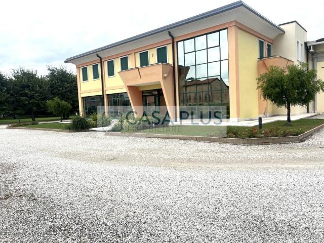 Locale Commerciale in affitto a Tezze Sul Brenta, Vicenza