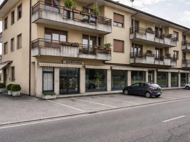 Locale Commerciale in affitto a Thiene, Veneto