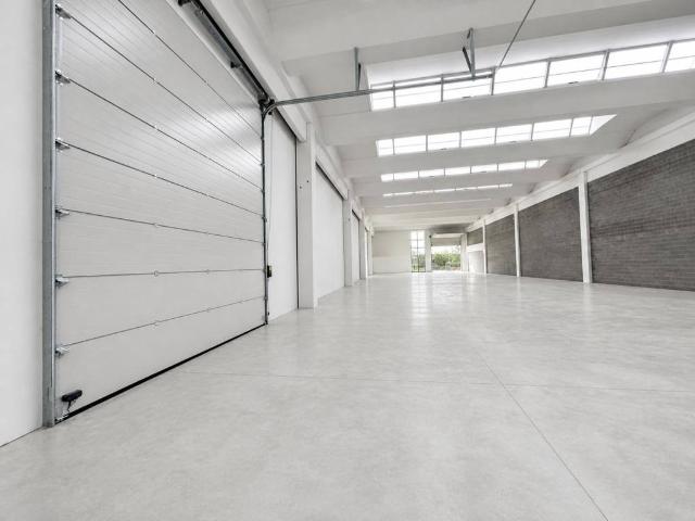 Locale Commerciale in affitto a Santo, Thiene