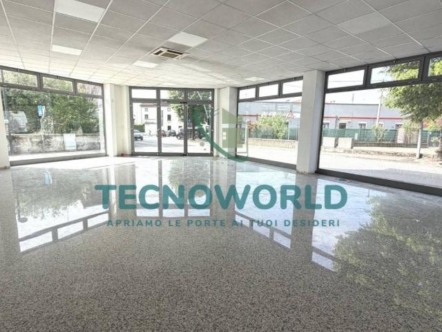 Locale Commerciale in affitto a Centro, Thiene