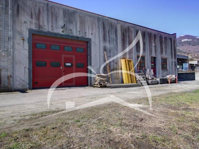 Locale Commerciale in affitto a Comunità delle Giudicarie, Tione Di Trento
