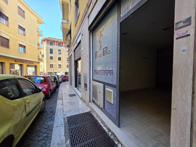 Locale Commerciale in affitto a Roma Capitale, Lazio